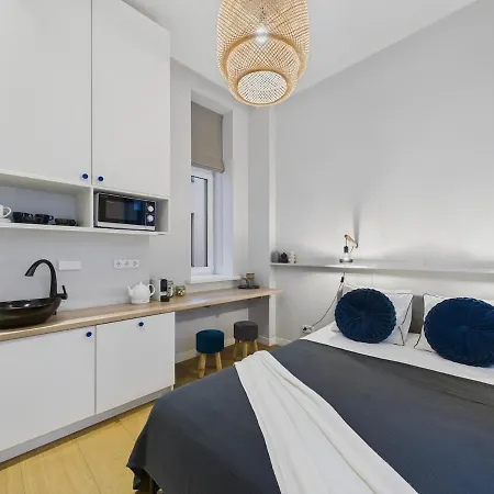 Cosy Blue Centre Studio, 5 Min To Old Town *