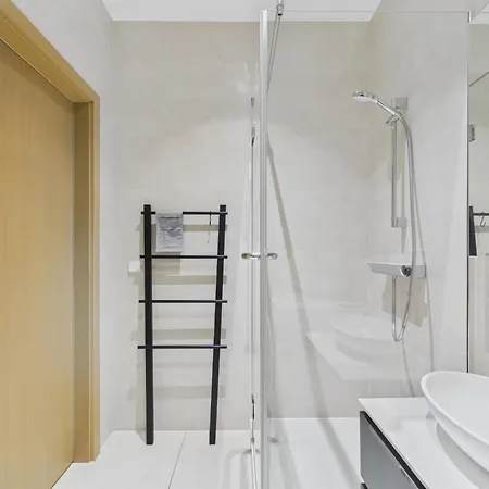 Park - 5 Min To Station Appartement *