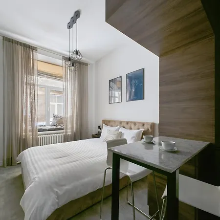 Park - 5 Min To Station Appartement Riga